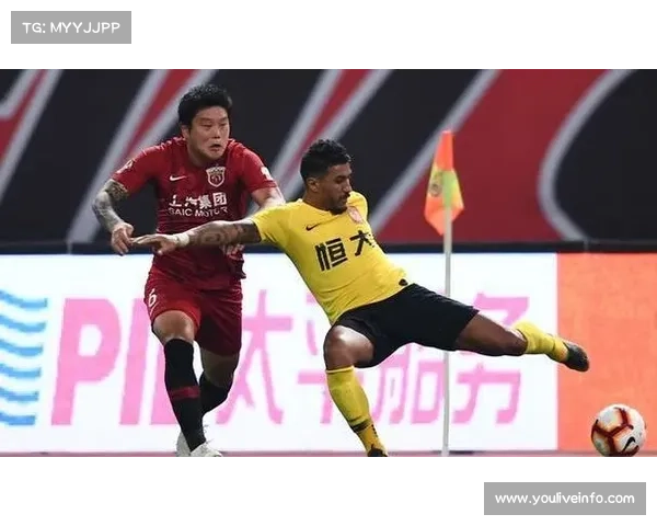 传统链式防守理念与现代区域结合，三中卫体系成意甲战术标志