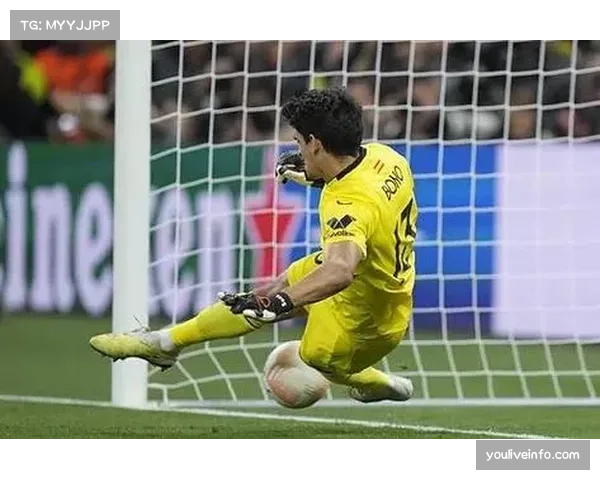 塞维利亚门将布努专访：谈如何在对手高压下保持出球冷静